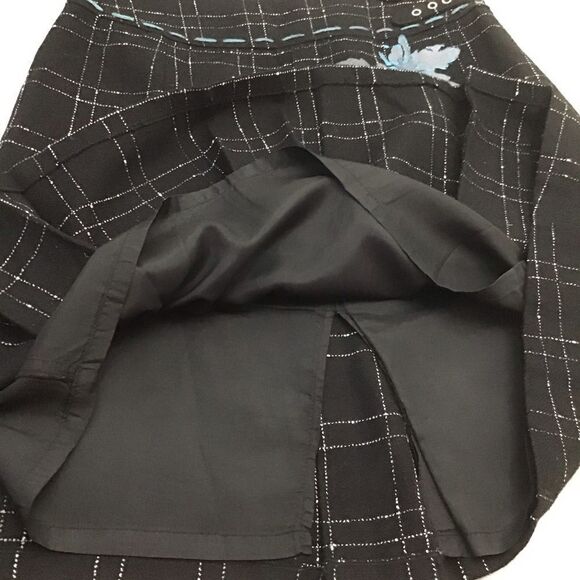 TRISTAN wool blend plaid collegiate pleated skirt black blue floral in small - Picture 8 of 15
